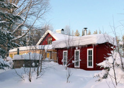 Notre camp en Suède, le lieu idéal pour votre semaine chien de traîneau en Laponie